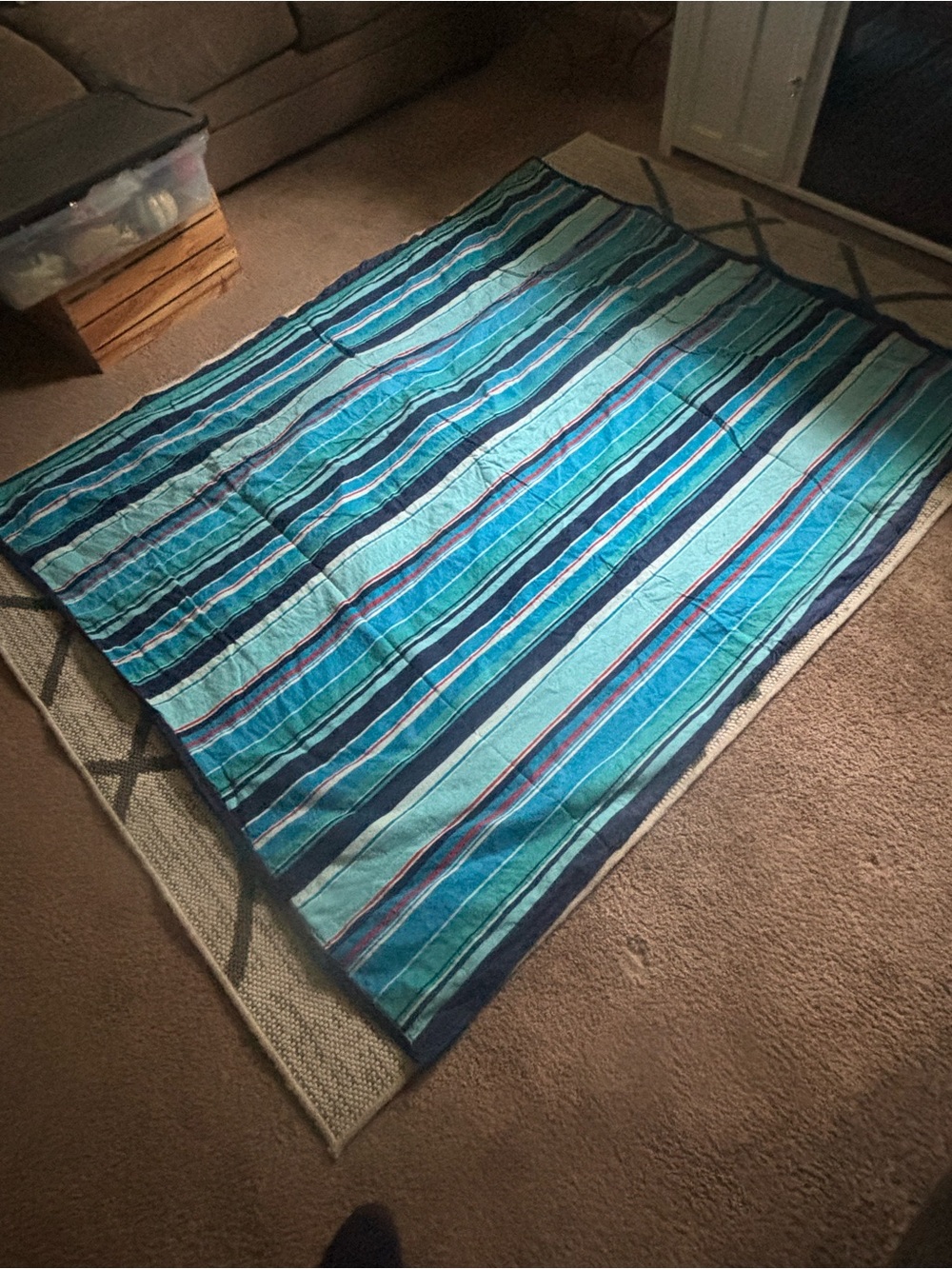 Durable Sonoma Outdoors quilted blanket